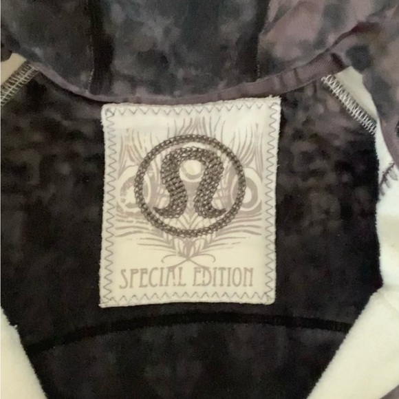 Lululemon jacket white trendy - Picture 6 of 8